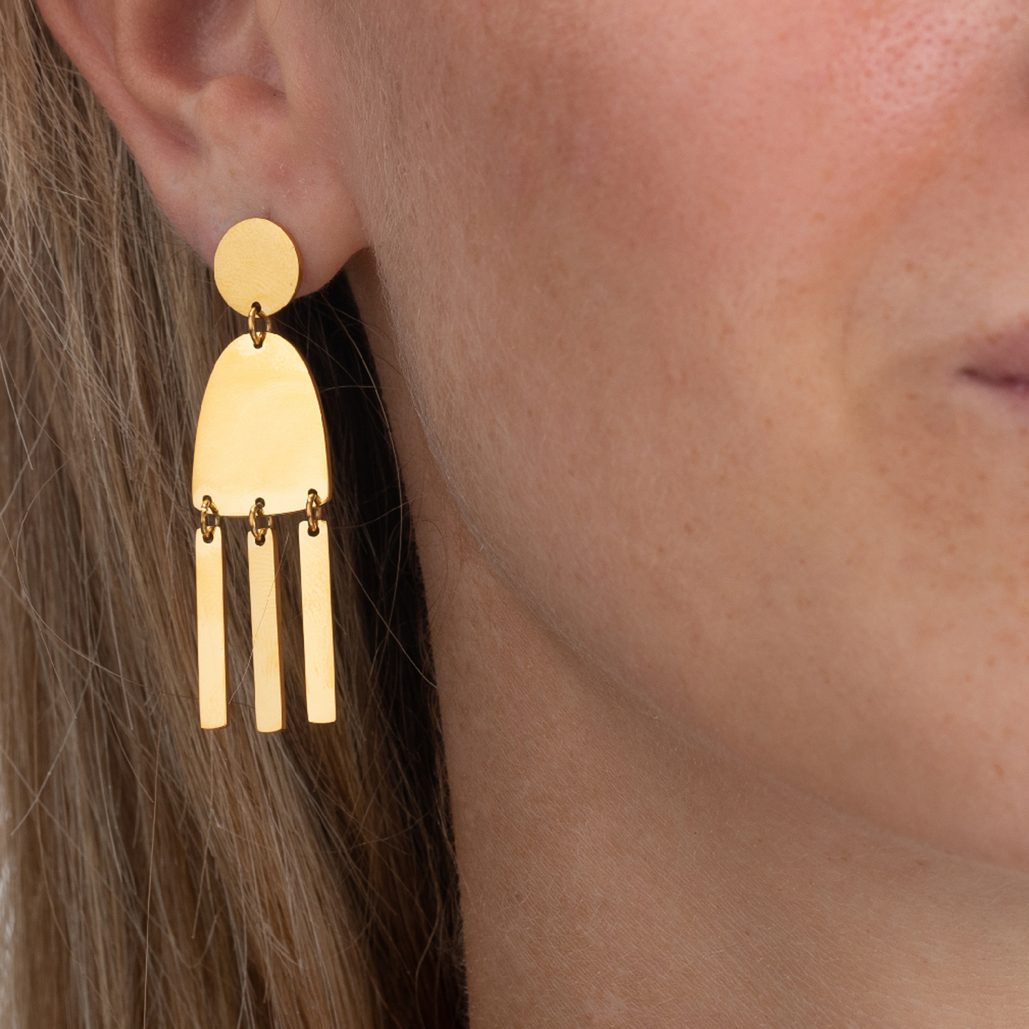 Carlota's earrings